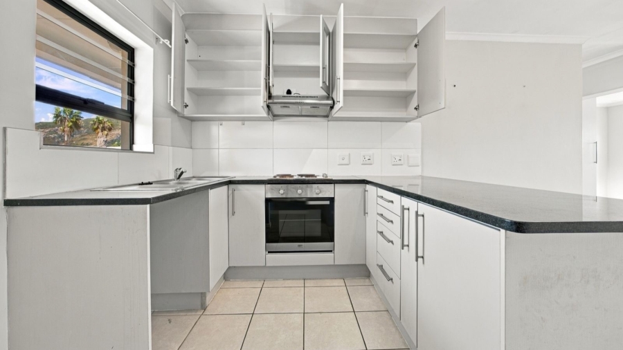 To Let 2 Bedroom Property for Rent in Lemoenkloof Western Cape
